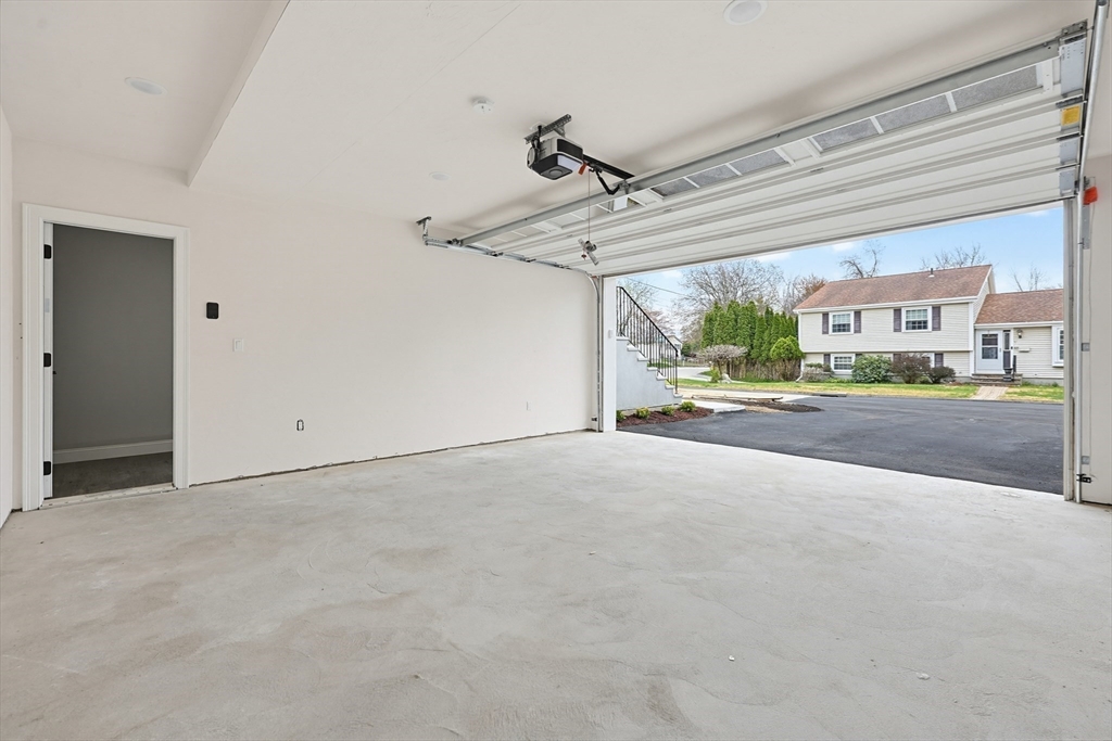 20 Beaumont Road Worcester, MA 01604 - Photo 9 of 42 Gallery Image 9