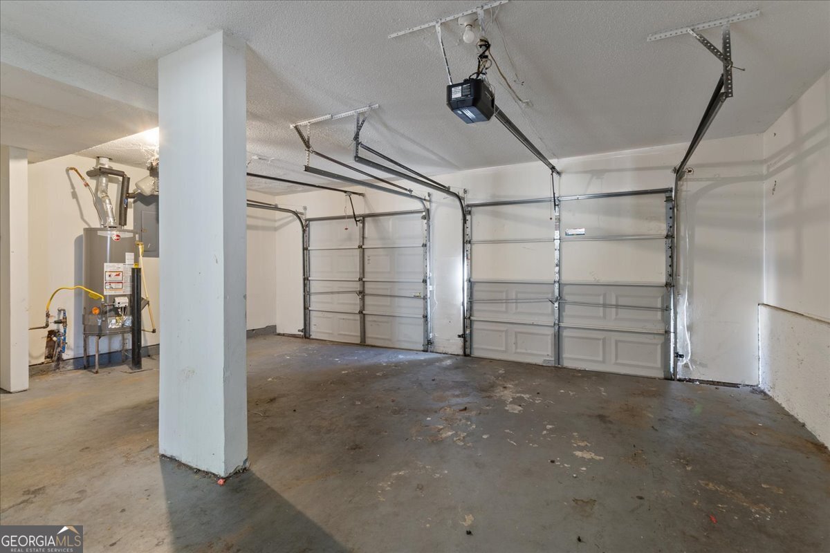 7132 New Dale Road Rex, GA 30273 - Photo 26 of 31 a view of a room with an empty space