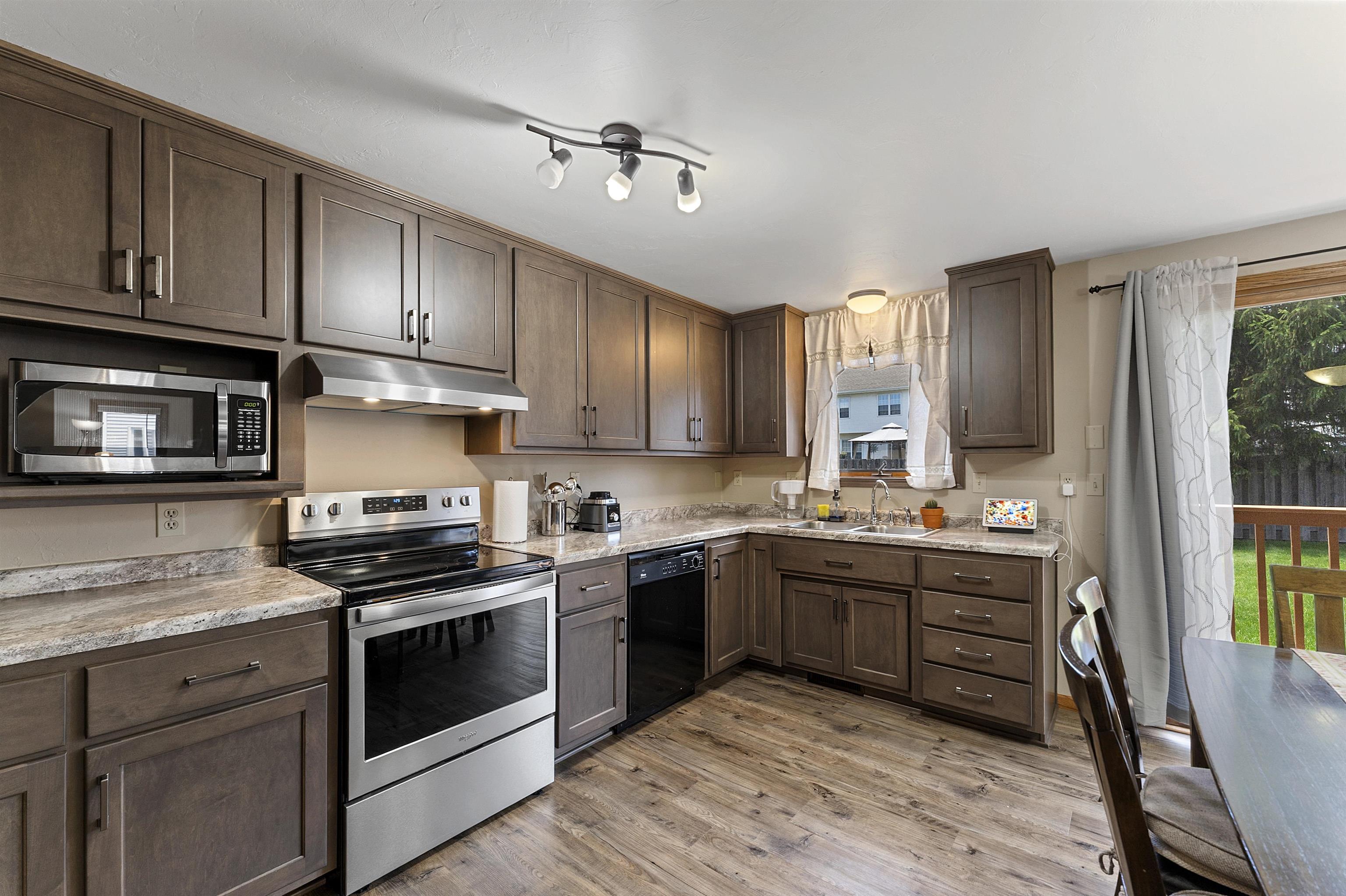 2364 Cedar Ridge Green Bay, WI 54313 - Photo 48 of 90