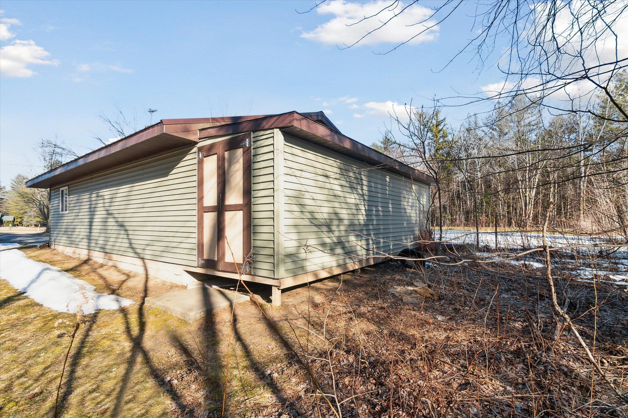 1649 South East County Line Road Shepherd, MI 48883 - Photo 29 of 31