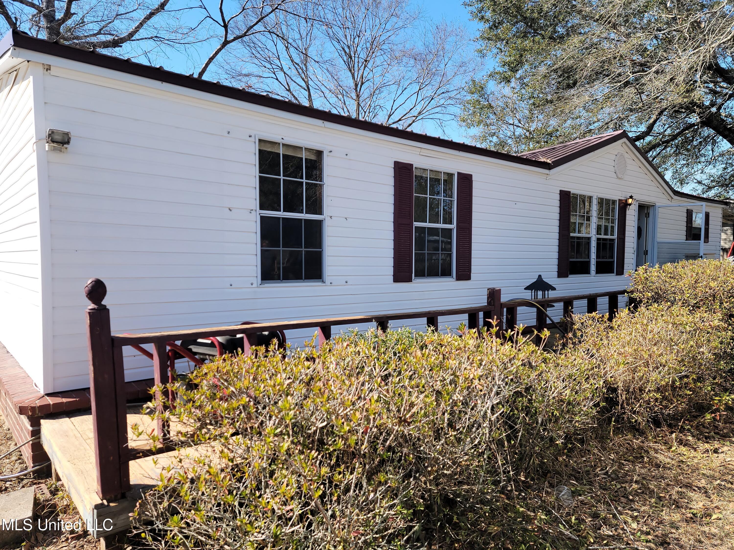 22325 Ellis Hamilton Road Moss Point, MS 39562 - Photo 15 of 33 20220212_141823