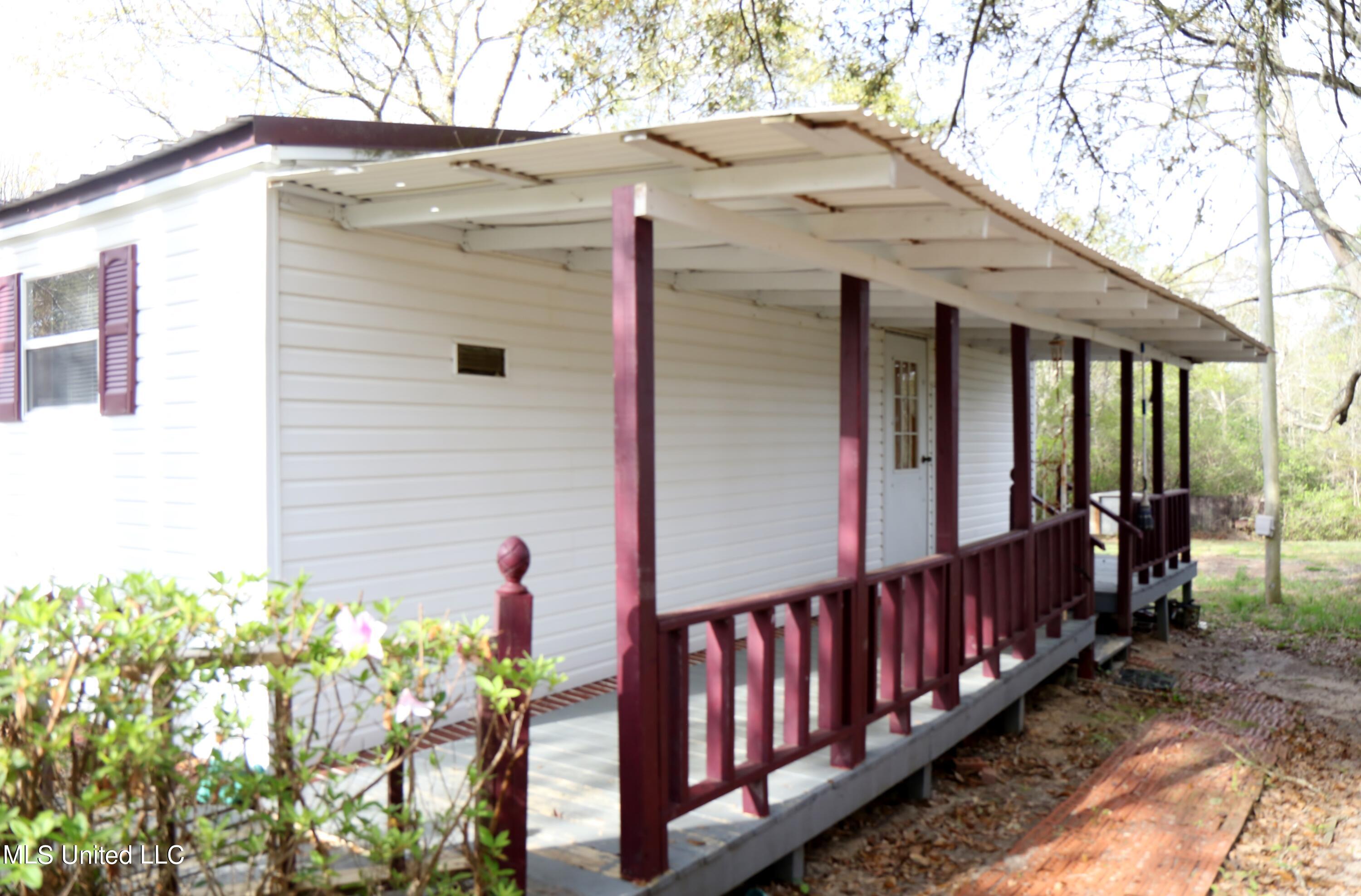 22325 Ellis Hamilton Road Moss Point, MS 39562 - Photo 3 of 33 640A5204
