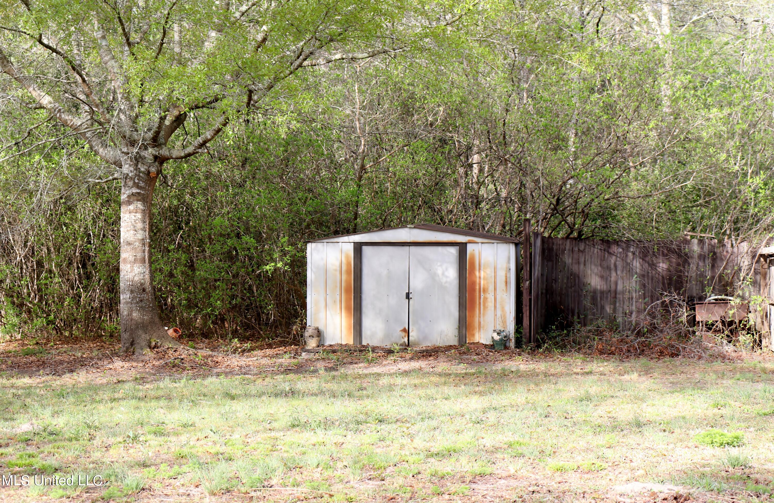 22325 Ellis Hamilton Road Moss Point, MS 39562 - Photo 4 of 33 640A5205