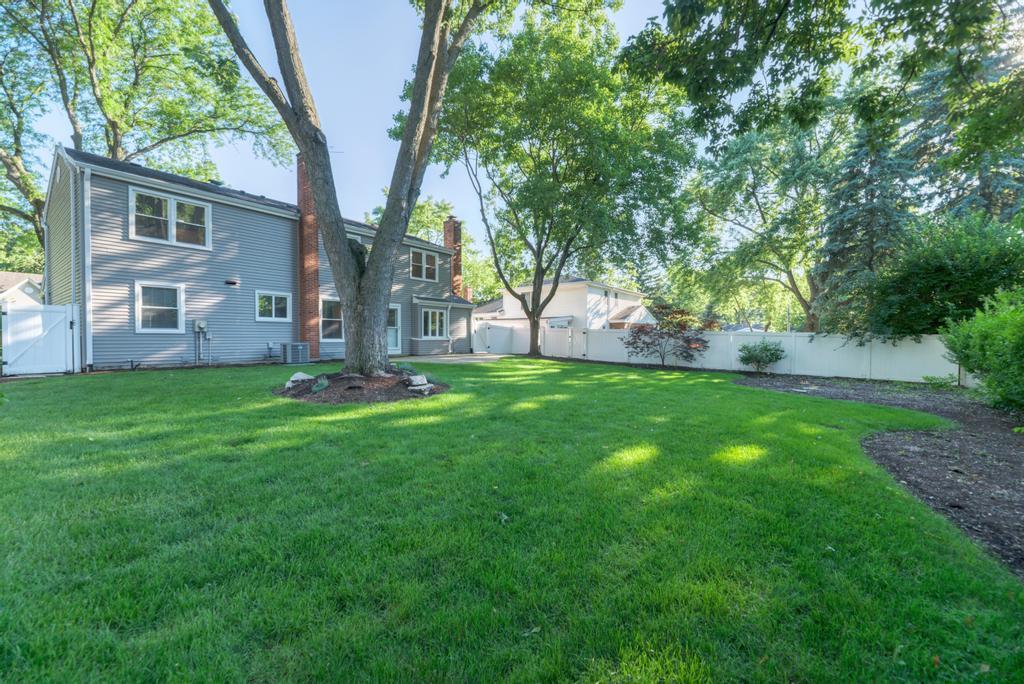 1249 Stonegate Road Naperville, IL 60540 - Photo 42 of 49