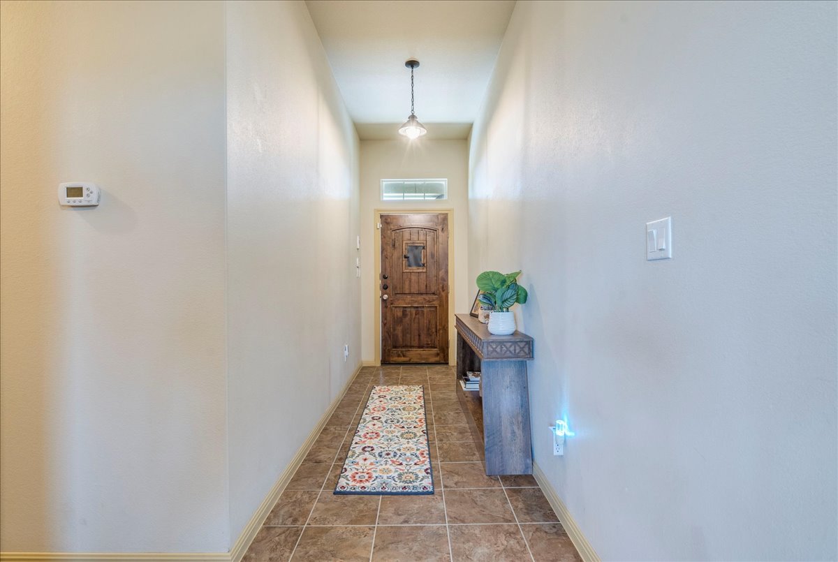 909 County Road 342 Granger, TX 76530 - Photo 12 of 37 Entryway