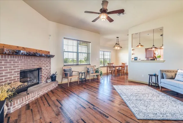 $485,000 | 909 County Road 342, Granger, TX 76530