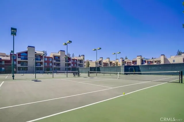 $2,800 | 21550 Burbank Boulevard, Unit 205, Woodland Hills, CA 91367