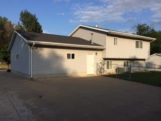 1525 Plainview Road Ely, IA 52227 - Photo 2 of 15 Gallery Image 2