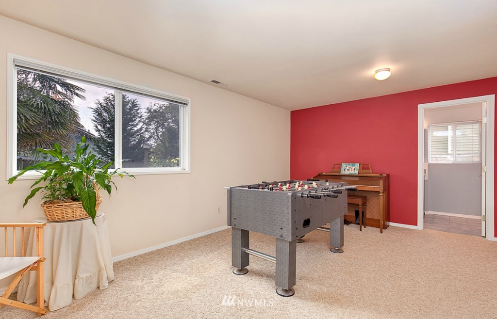 2606 180th Place Southeast Bothell, WA 98012 - Photo 10 of 22 Gallery Image 10