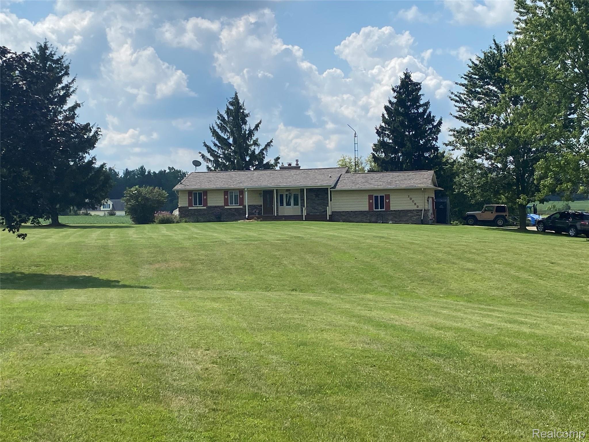 10093 Baldwin Road Gaines, MI 48436 - Photo 2 of 35 IMG_0747.JPG