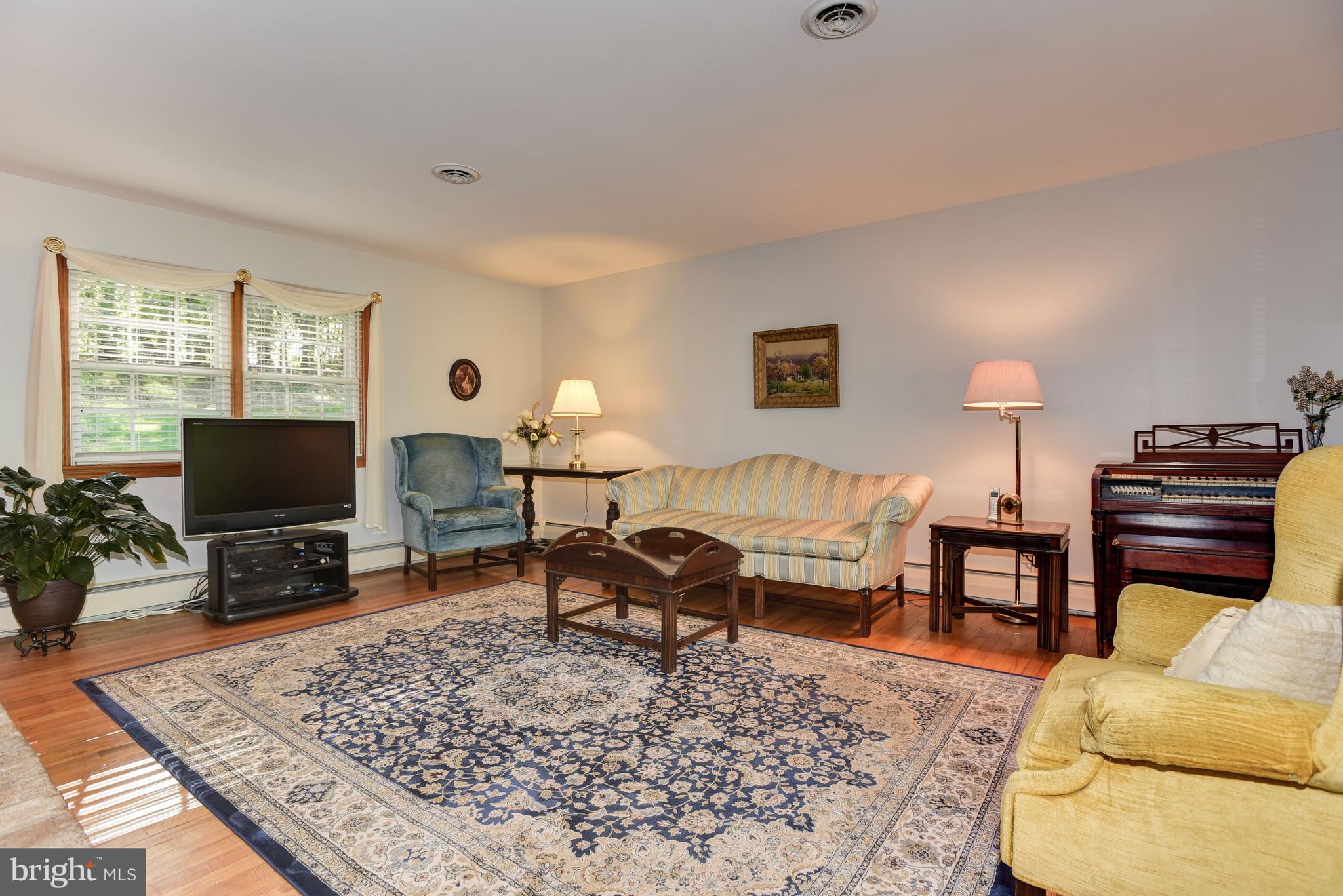 1125 Pinch Valley Road Westminster, MD 21158 - Photo 3 of 47 Living Room