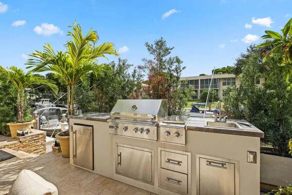 $3,299,900 | 4850 Northeast 29th Avenue, Lighthouse Point, FL 33064