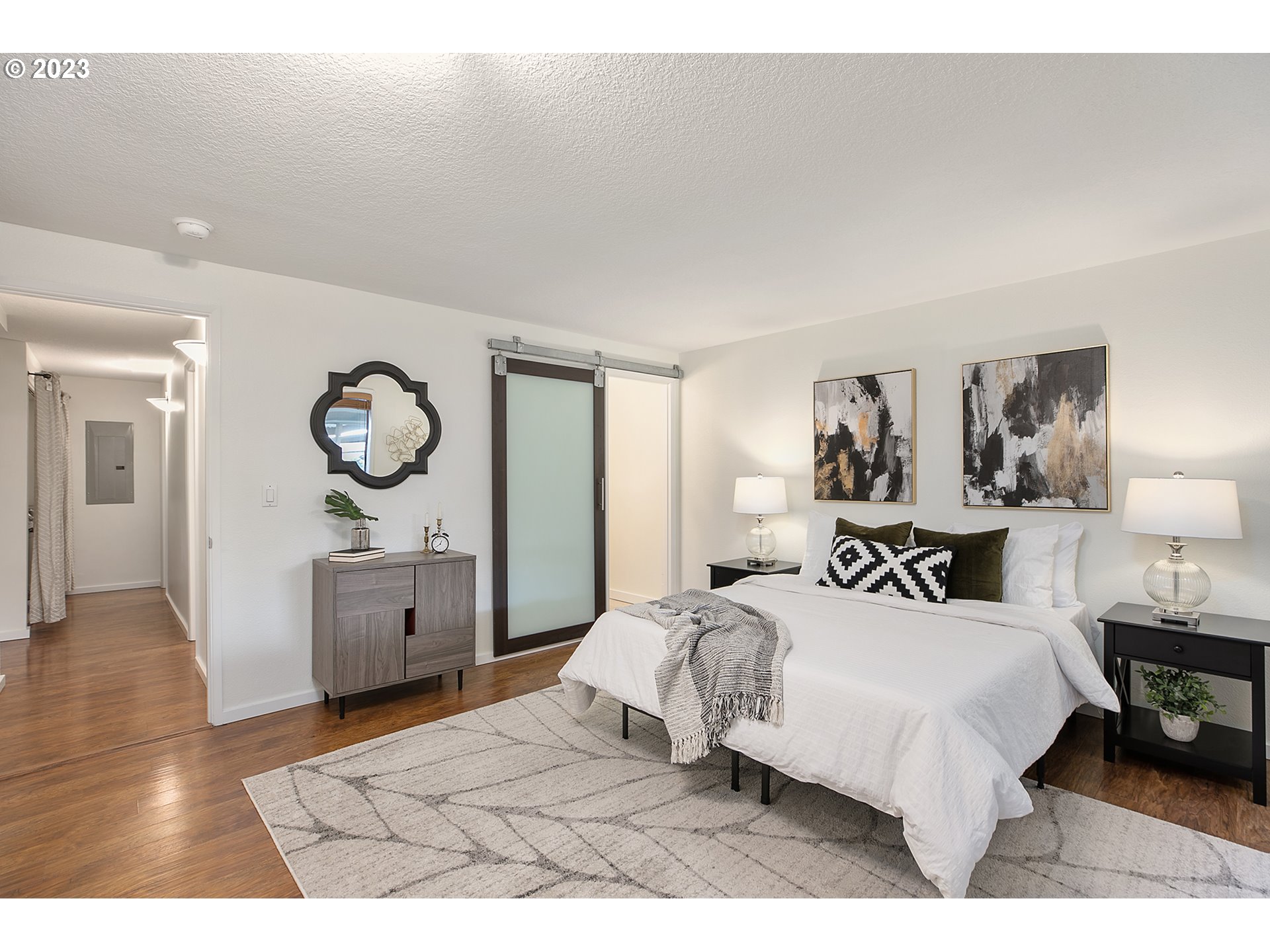 5630 South Riverside Lane, Unit 4 Portland, OR 97239 - Photo 22 of 32 Gallery Image 22