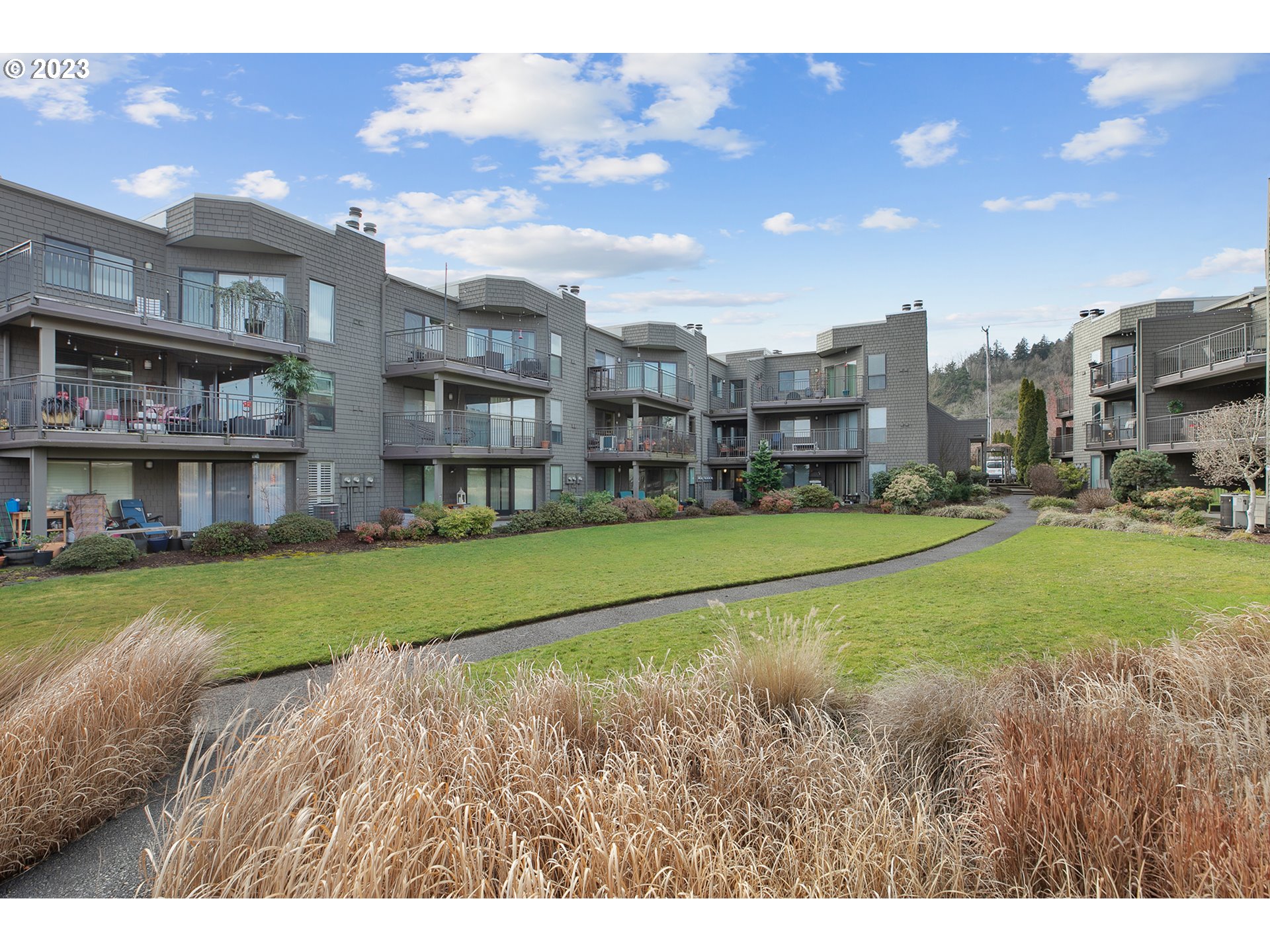 5630 South Riverside Lane, Unit 4 Portland, OR 97239 - Photo 29 of 32 Gallery Image 29