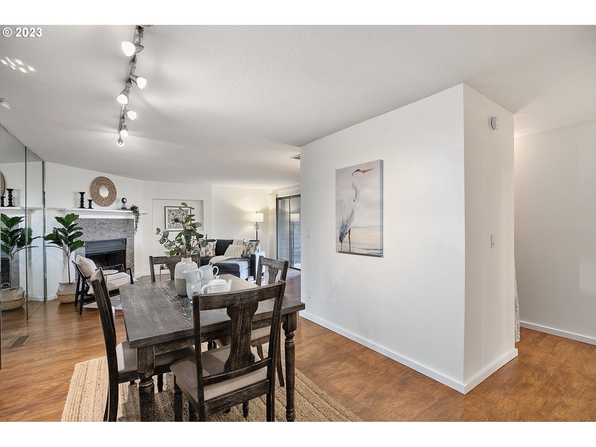 5630 South Riverside Lane, Unit 4 Portland, OR 97239 - Photo 10 of 32 Gallery Image 10