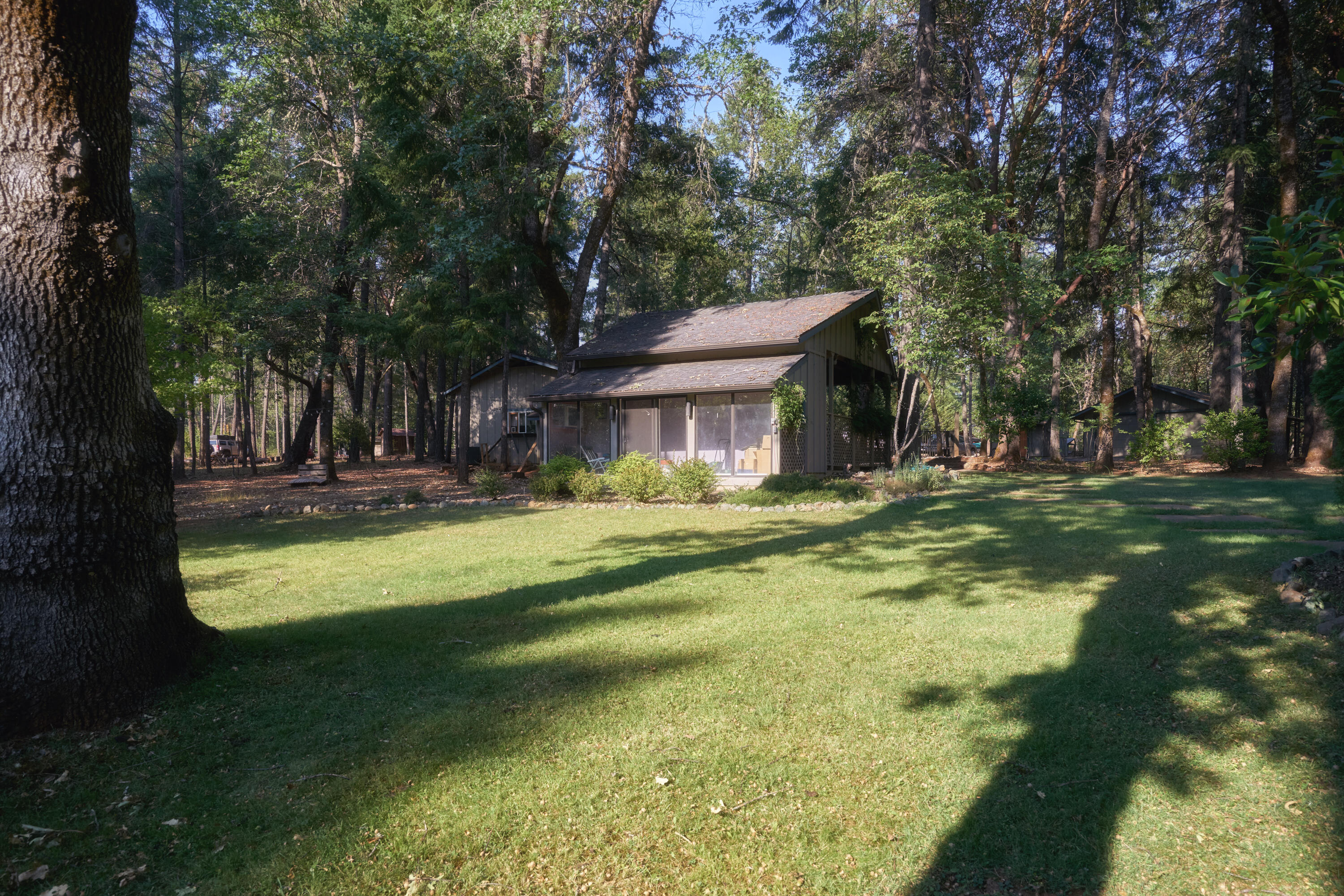 2459 Hugo Road Merlin, OR 97532 - Photo 26 of 37 2459 Hugo Rd_Merlin_12
