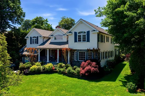$4,345,000 | 2 Shore Drive, Manhasset, NY 11030
