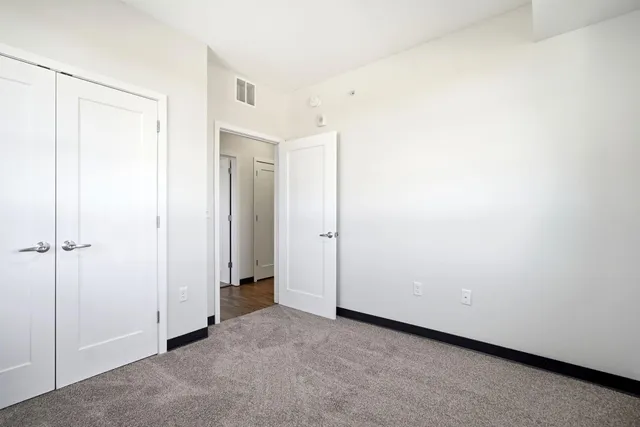 $1,715 | 2318 Jefferson Street Northeast, Unit 323, Minneapolis, MN 55418