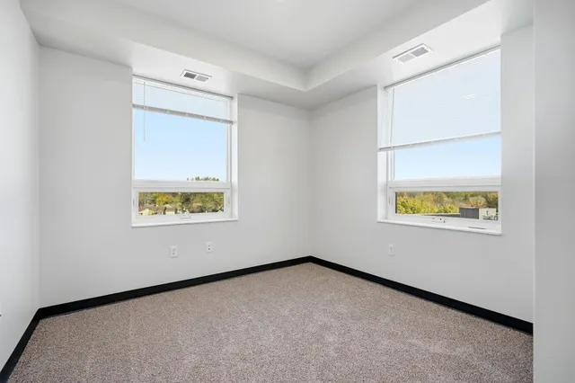 $1,715 | 2318 Jefferson Street Northeast, Unit 323, Minneapolis, MN 55418