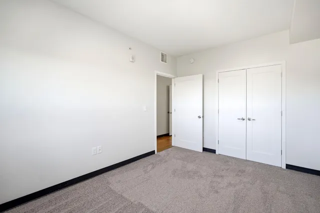 $1,715 | 2318 Jefferson Street Northeast, Unit 323, Minneapolis, MN 55418