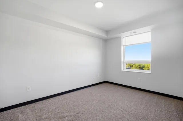 $1,715 | 2318 Jefferson Street Northeast, Unit 323, Minneapolis, MN 55418