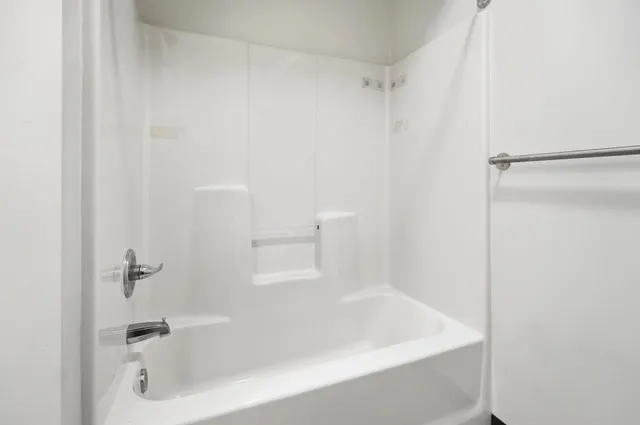 $1,715 | 2318 Jefferson Street Northeast, Unit 323, Minneapolis, MN 55418