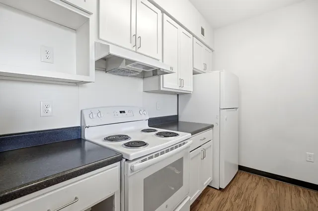 $1,715 | 2318 Jefferson Street Northeast, Unit 323, Minneapolis, MN 55418