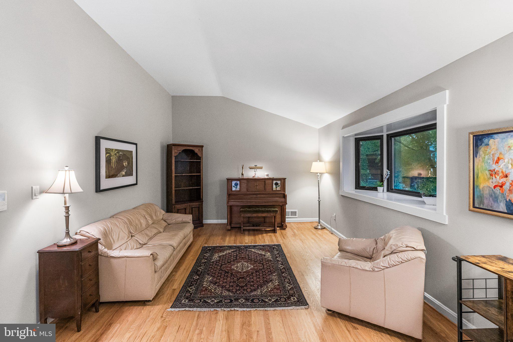 11526 Colt Terrace Silver Spring, MD 20902 - Photo 4 of 37 Inviting space with natural light.