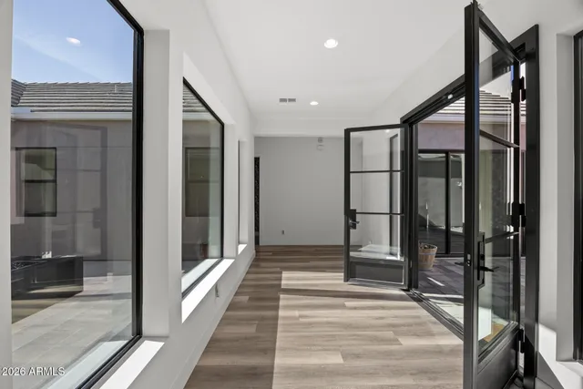 $1,020,000 | 713 East Kachina Trail, Phoenix, AZ 85042