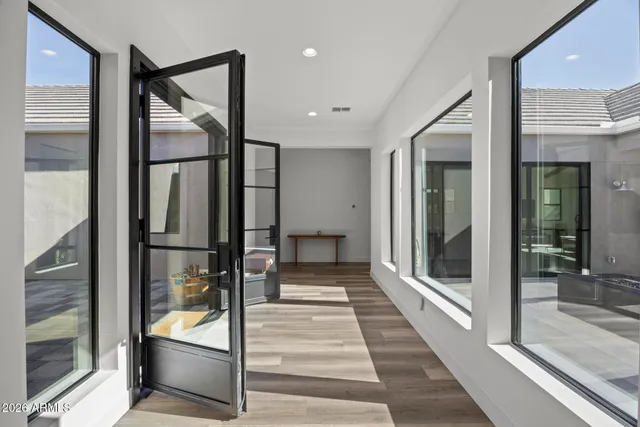 $1,020,000 | 713 East Kachina Trail, Phoenix, AZ 85042