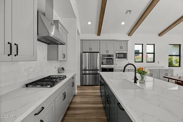 $1,020,000 | 713 East Kachina Trail, Phoenix, AZ 85042