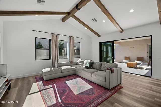 $1,020,000 | 713 East Kachina Trail, Phoenix, AZ 85042