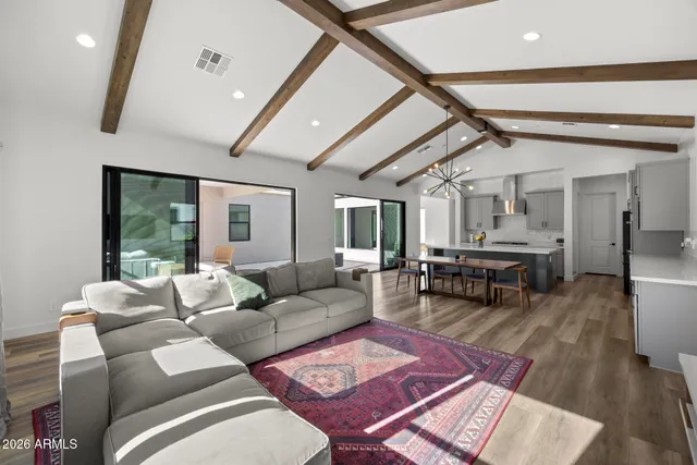 $1,020,000 | 713 East Kachina Trail, Phoenix, AZ 85042