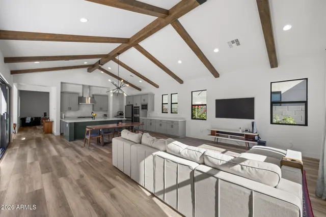 $1,020,000 | 713 East Kachina Trail, Phoenix, AZ 85042