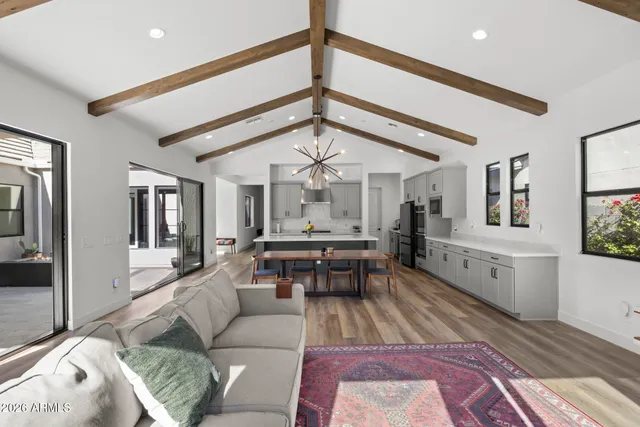 $1,020,000 | 713 East Kachina Trail, Phoenix, AZ 85042