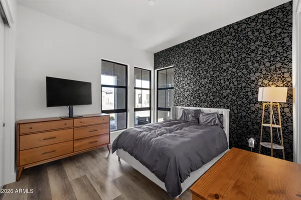 $975,000 | 713 East Kachina Trail, Phoenix, AZ 85042