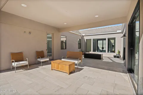 $999,900 | 713 East Kachina Trail, Phoenix, AZ 85042