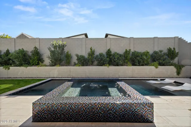 $1,020,000 | 713 East Kachina Trail, Phoenix, AZ 85042