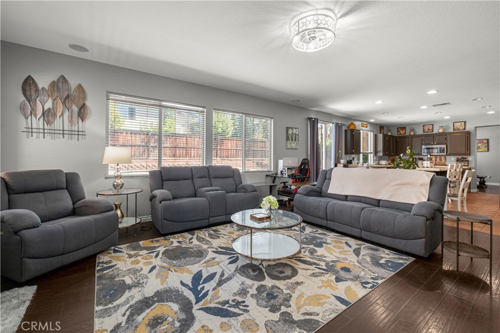 35306 Azalea Lane Winchester, CA 92596 - Photo 11 of 38