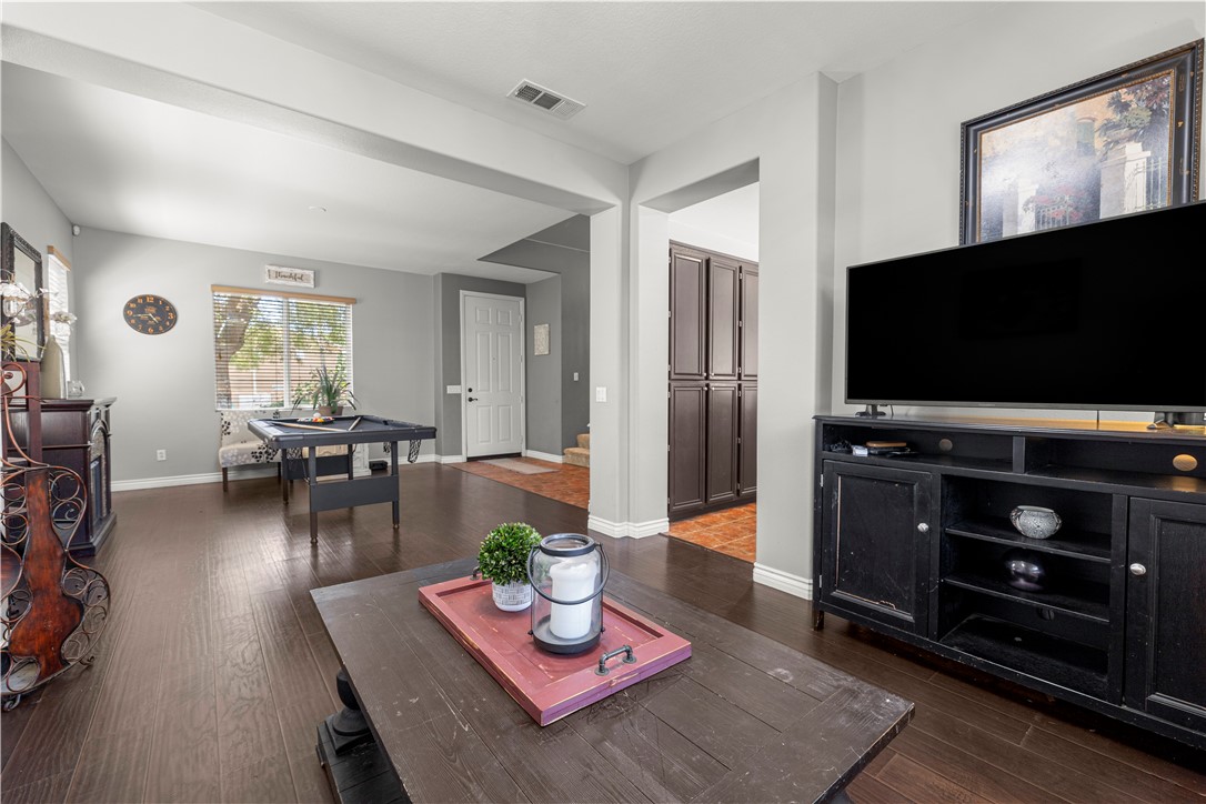 35306 Azalea Lane Winchester, CA 92596 - Photo 5 of 38
