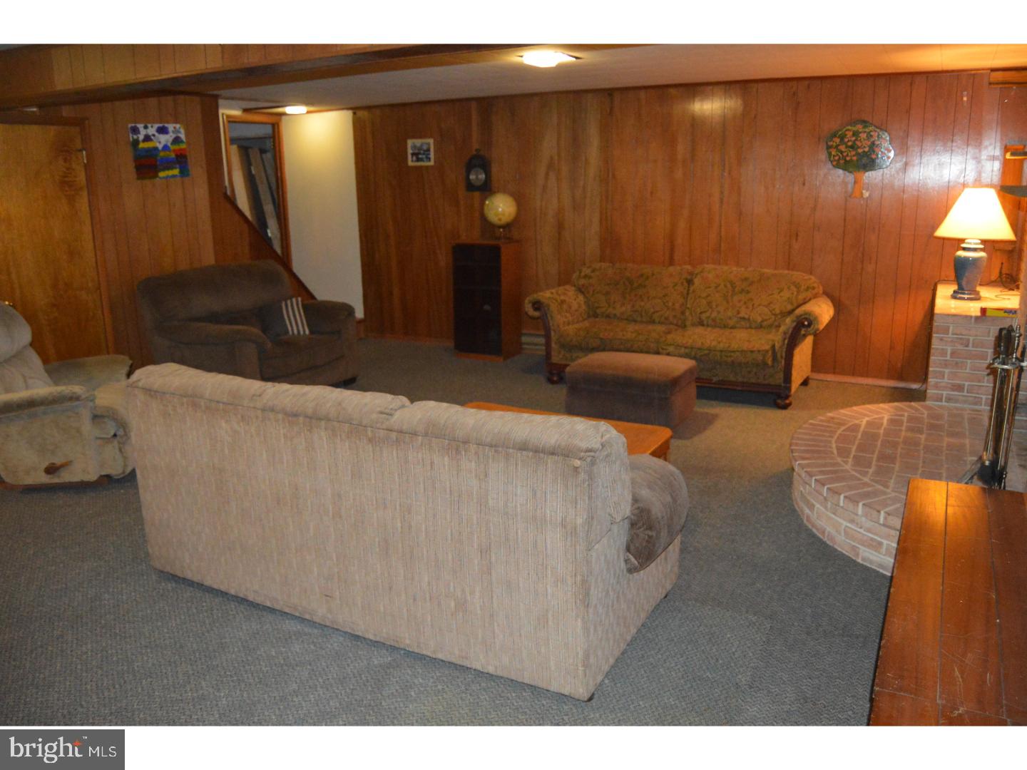 3323 Eisenbrown Road Reading, PA 19605 - Photo 13 of 25 Family Room