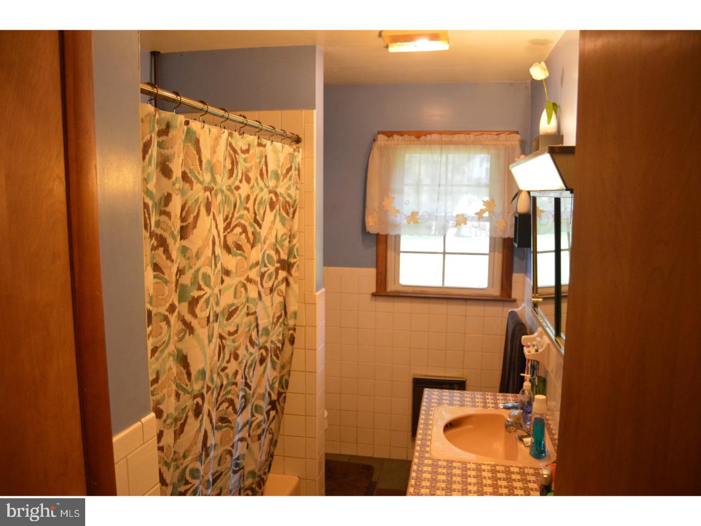 3323 Eisenbrown Road Reading, PA 19605 - Photo 23 of 25 Bathroom