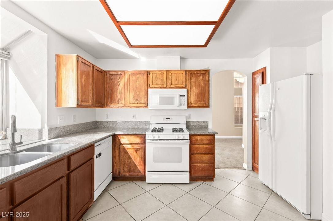 2113 Desert Peak Road Las Vegas, NV 89134 - Photo 12 of 34