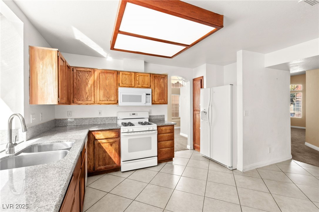 2113 Desert Peak Road Las Vegas, NV 89134 - Photo 13 of 34