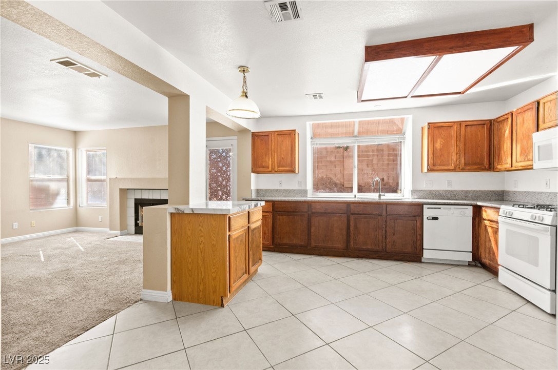 2113 Desert Peak Road Las Vegas, NV 89134 - Photo 6 of 34