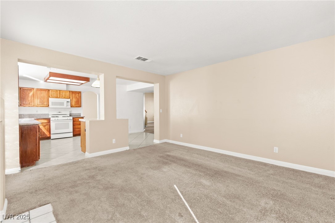 2113 Desert Peak Road Las Vegas, NV 89134 - Photo 10 of 34