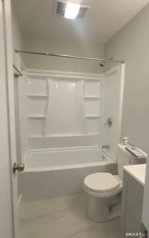 $2,500 | 980 Hancock Avenue, Unit 2R, Bridgeport, CT 06605