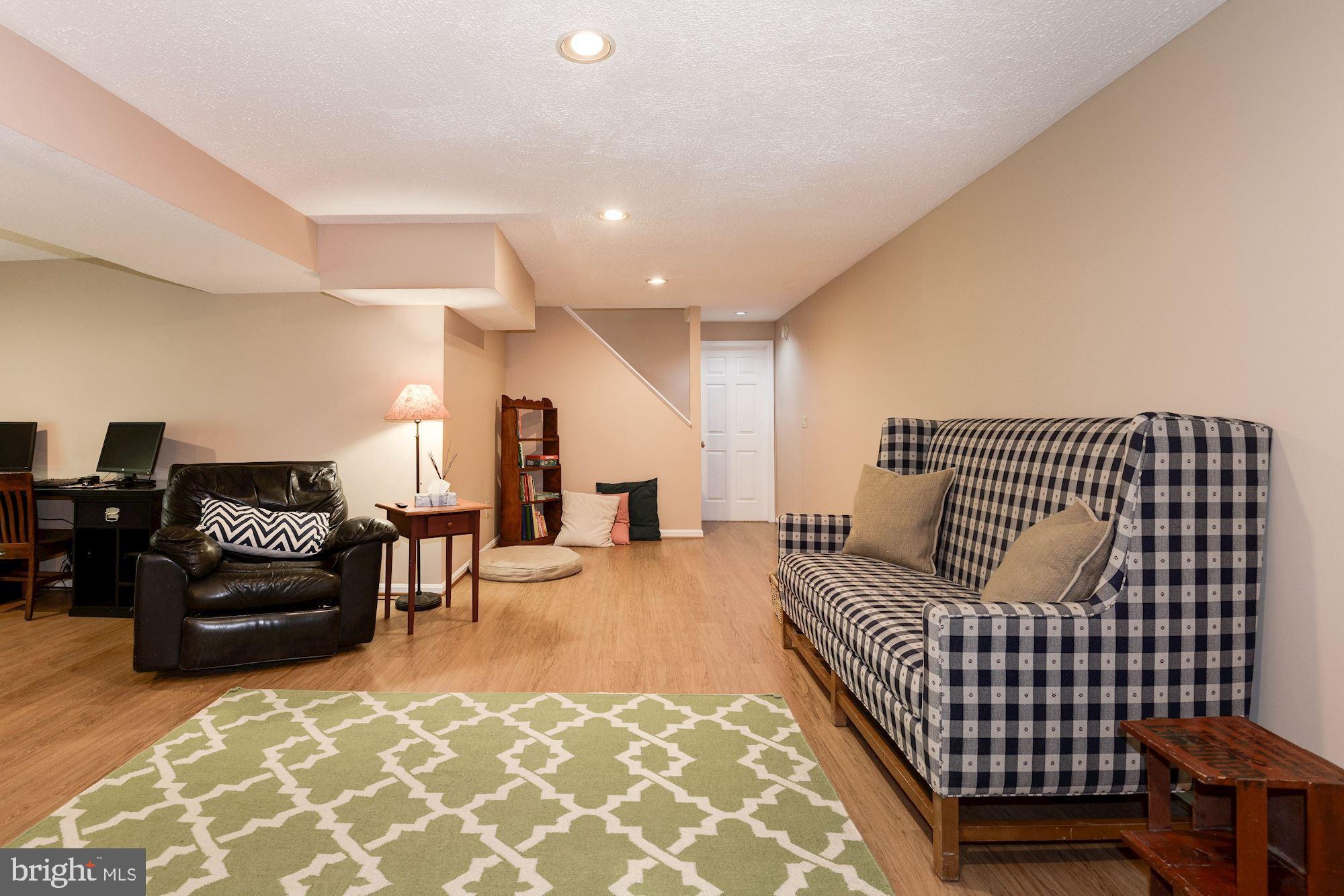 2229 Halter Lane Reston, VA 20191 - Photo 50 of 70 Lounge, hang out, have fun