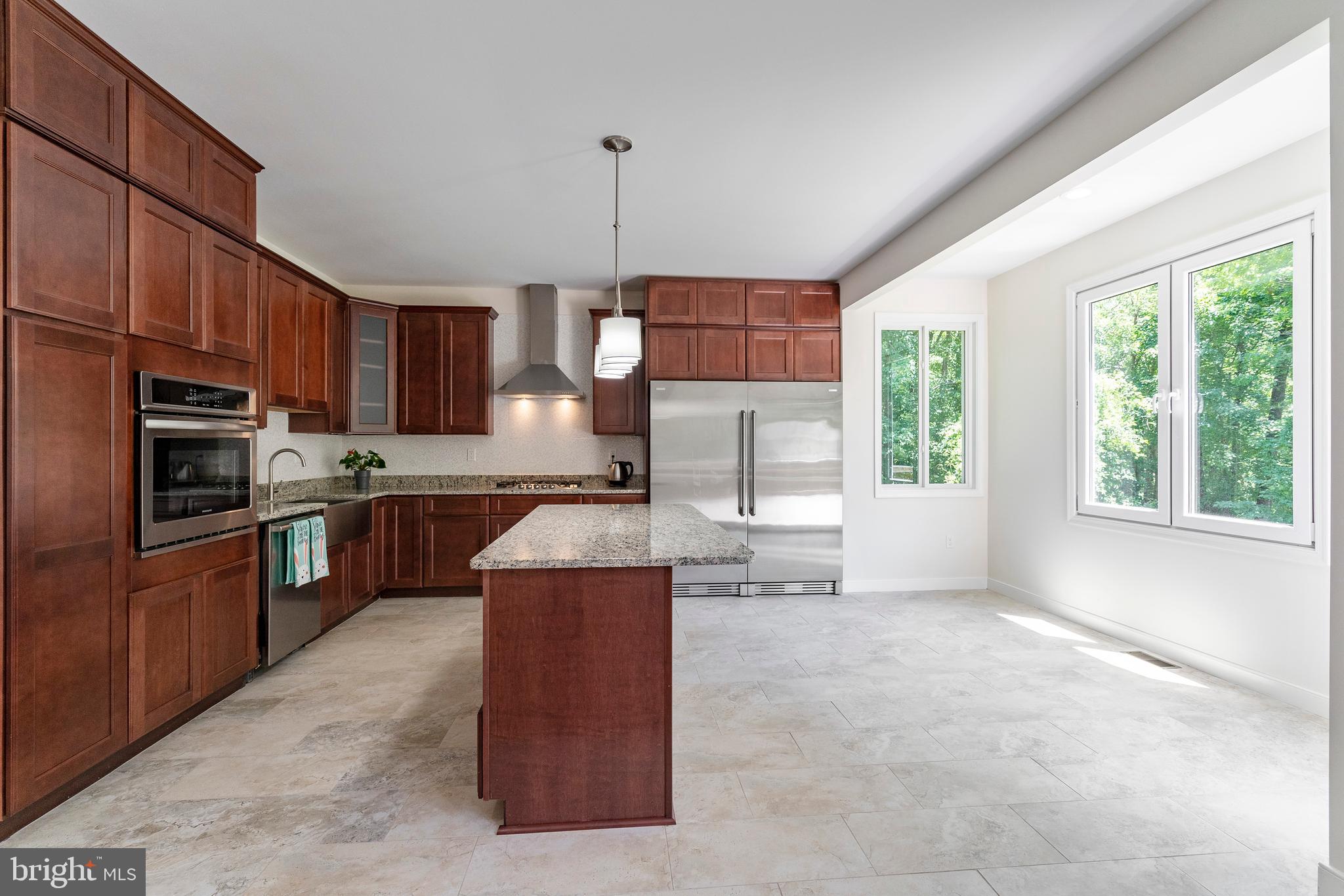 4817 Pole Road Alexandria, VA 22309 - Photo 18 of 53 BRIGHT/OPEN KITCHEN WITH TABLE SPACE