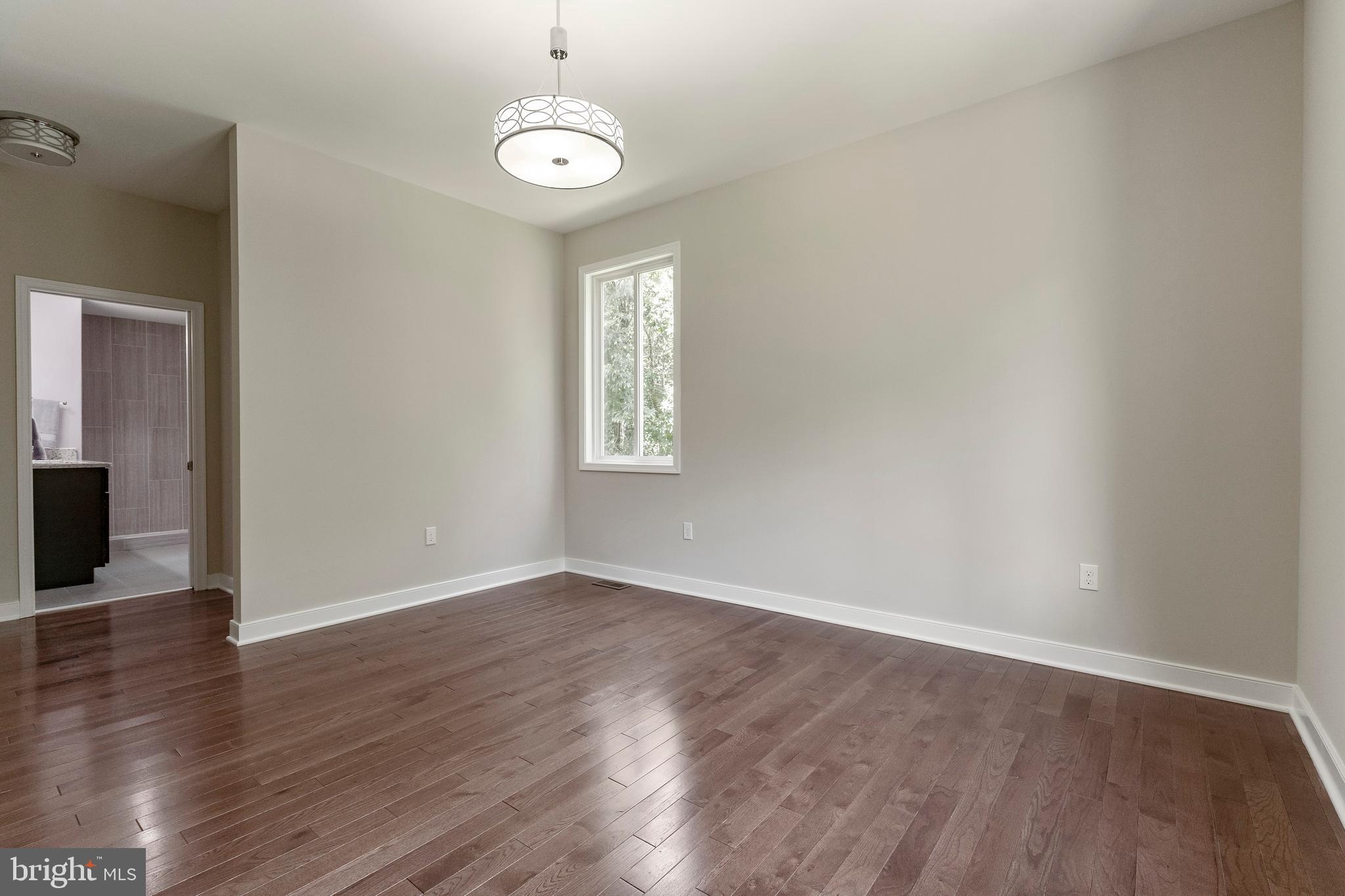 4817 Pole Road Alexandria, VA 22309 - Photo 10 of 53 SPACIOUS DINING ROOM